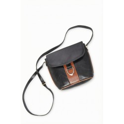 Vintage women's Shoulder bag black brown leather 90s style fashion boho outfit