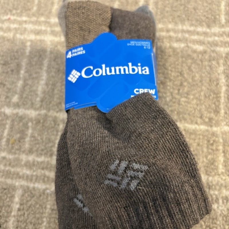COLUMBIA FOUR PAIRS CREW SOCKS MENS SIZE 6-12. NWT WOOL BLEND