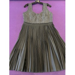 Dress Black Lace W/pleated Skirt 6